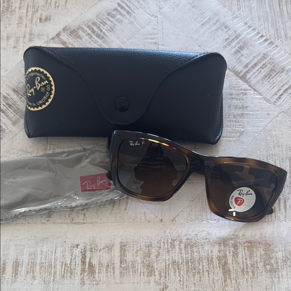 Ray-Ban Tortoise Shell Sunglasses - Picture 2 of 10
